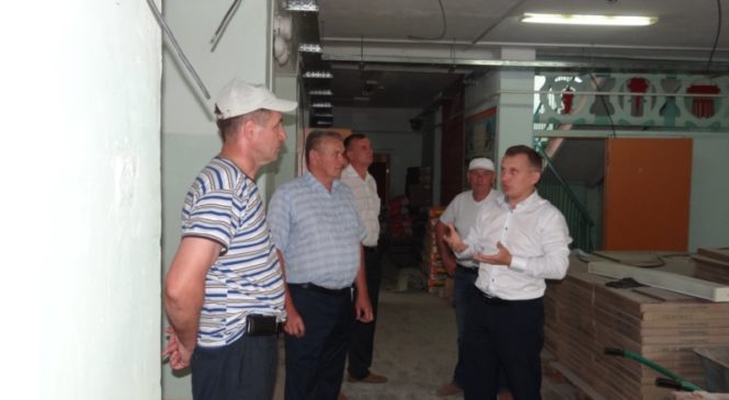 Глава администрации  Александр Осипов ознакомился с ходом строительных работ