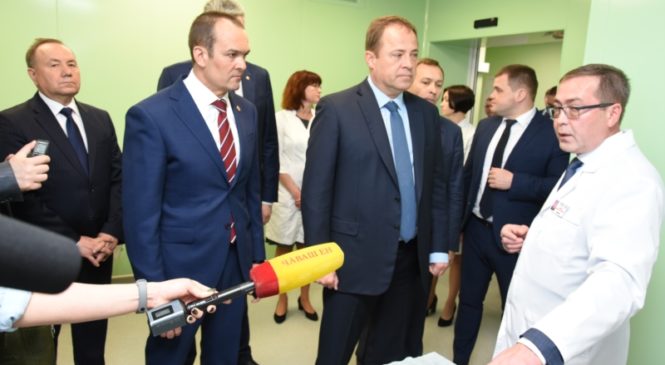 Игорь Комаров и Михаил Игнатьев ознакомились с работой Республиканской детской клинической больницы