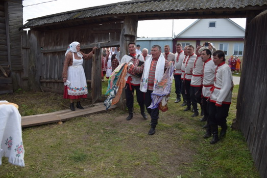 В Асановском сельском поселении артисты «Касал» представили обряд «Проводы у чувашей на службу в армию»