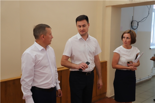 Министр образования и молодежной политики Чувашской Республики Сергей Яковлев побывал с рабочей поездкой в Комсомольском районе