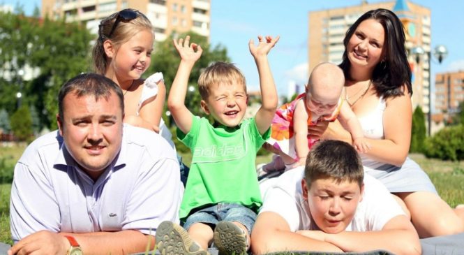 «Кашу маслом не испортишь»: Олег Николаев анонсировал новые меры поддержки многодетных семей