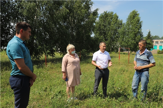 Выездное оперативное совещание: получится ли снять проблему с нехваткой воды в селе Комсомольское?