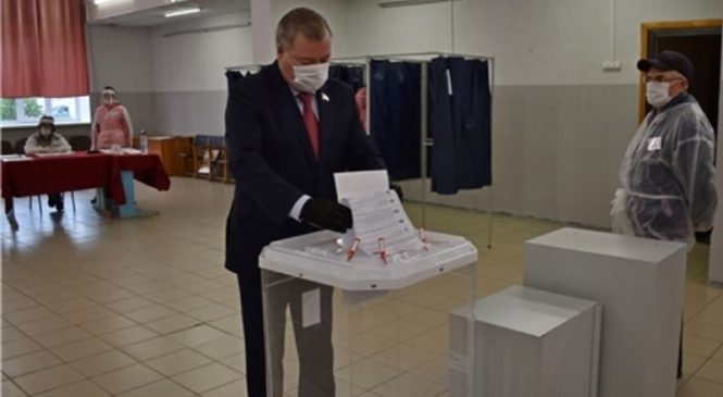 Депутат Госдумы России Николай Малов проголосовал в родном Ядрине