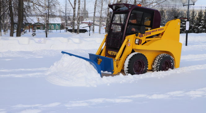 Парк Комсомольского сельского поселения пополнился снегоуборочной техникой