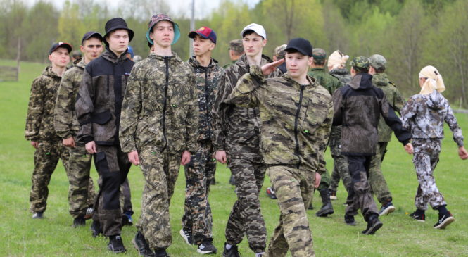 В Комсомольском районе стартовали учебные сборы с юношами 10-х классов