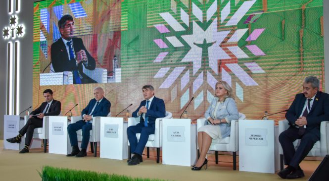 Олег Николаев в рамках Форума земляков обозначил задачи по сохранению и развитию чувашской идентичности