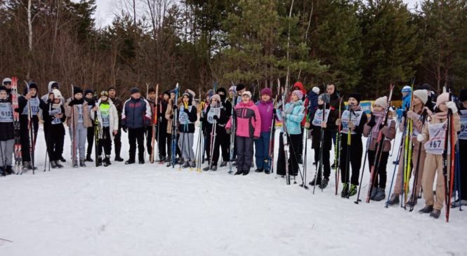 Соревнования по лыжным гонкам в честь открытия зимнего спортивного сезона
