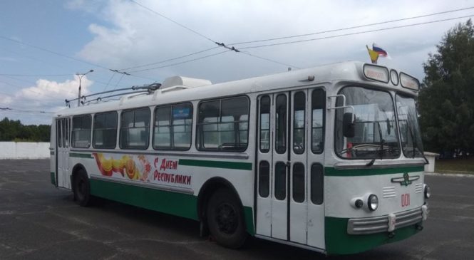 В День республики по Чебоксарам будет курсировать ретро-троллейбус