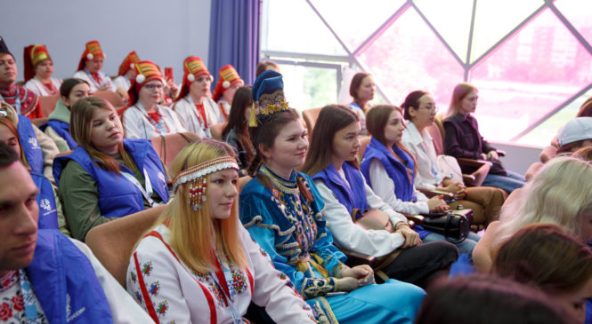В Чебоксарах открылся Всероссийский межнациональный  молодежный лагерь «Диалог культур»