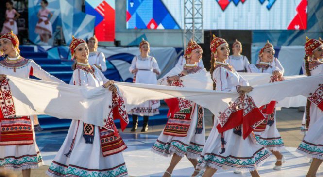 В Чебоксарах проходит Всероссийский фестиваль «Вышитая Россия»