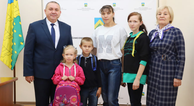 В Комсомольском муниципальном округе поддержали благотворительную акцию «Помоги собраться в школу»