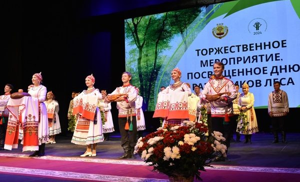 Необходимо повышать экономическую эффективность лесов – Олег Николаев